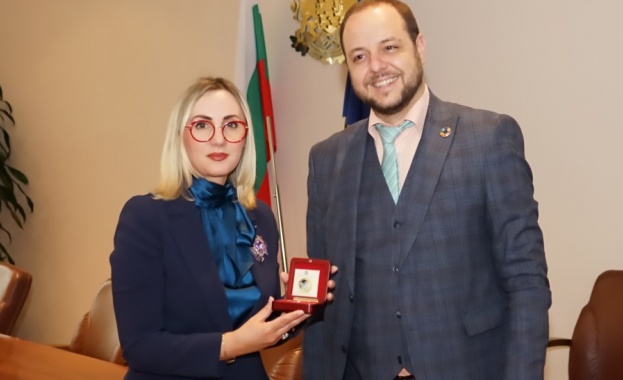 Заместник министър председателят по климатични политики и министър на околната среда