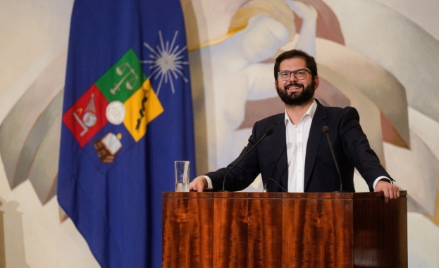 Полицията на Чили задържа мъж който замери с камък чилийския