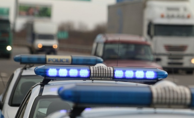 Специализирана полицейска операция с показни арести в Бургас В сряда