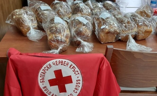 От Българския червен кръст в Русе зарадваха бездомните хора с