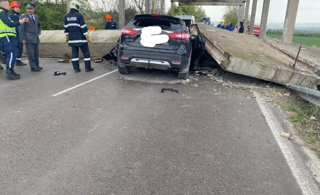 Две жени майка и дъщеря пострадаха при срутване на