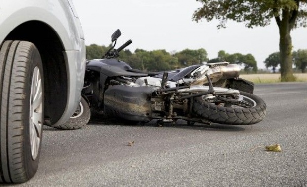 Мотоциклетист е пострадал при пътен инцидент във Велико Търново предаде