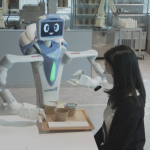 Роботи замениха сервитьорите и готвачите в ресторант в Токио