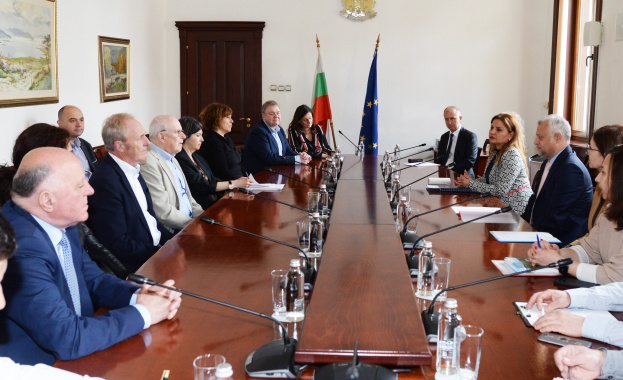 Въпросът за ритмичното кариерното развитие на магистратите е от ключово