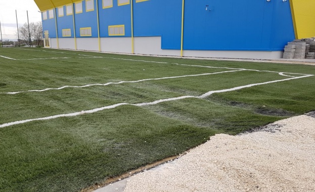 След многомилионната спортна зала Арена Шумен която протече при