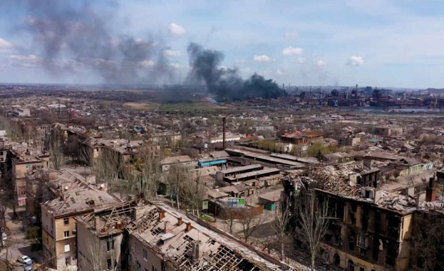 50 цивилни бяха евакуирани днес от металургичния комбинат Азовстал в