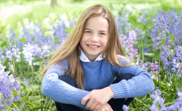 Британската принцеса Шарлот правнучка на кралица Елизабет II и дъщеря