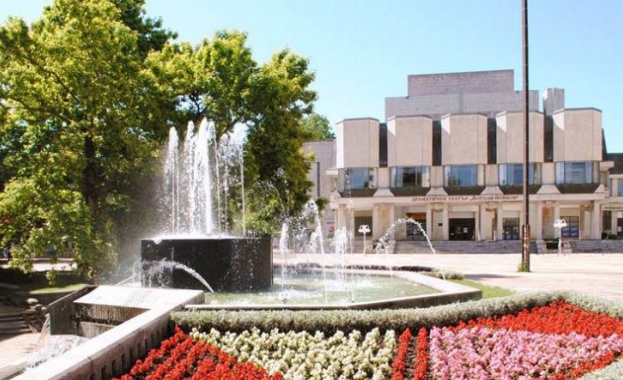 Драматичният театър Йордан Йовков в Добрич вдига завеса за най новата