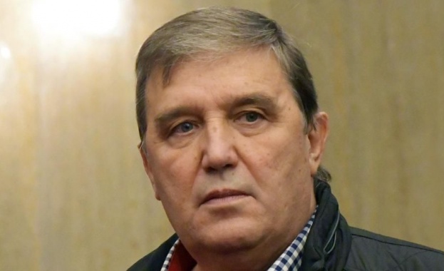 Интересно е мнението за ставащото в България днес на проф