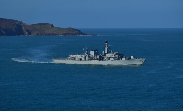 Част от екипажа на българския кораб Рожен който се намира