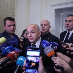  Александър Симов, БСП: С решението си парламентът гарантира, че няма да праща оръжия в Украйна