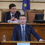 Кристиан Вигенин: Хуманитарна, финансова и военно-техническа помощ не е свързано с оръжия и боеприпаси
