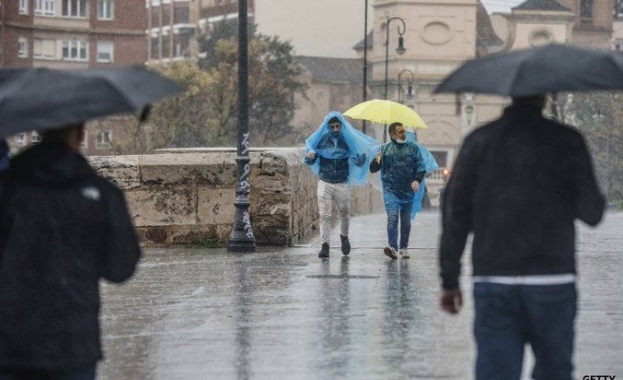 Рекордно количество валежи е регистрирано в испанската провинция Валенсия Дъждовете