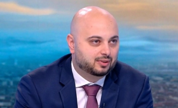 Вицепремиерът Калина Константинова като принципал заръча пълен набор от възможни