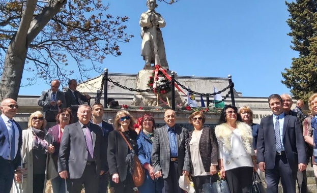 БСП Бургас почете Деня на храбростта и празник на Българската армия