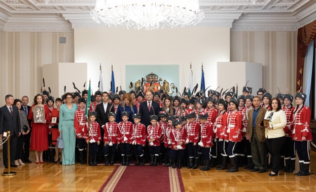 Държавният глава: Българските гвардейци са символ на държавност, родолюбие и доблест