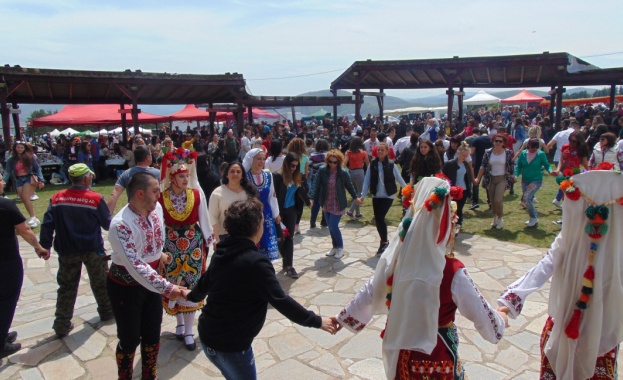 Вчера в Етнографски център Бърдо жителите на Мирково празнуваха на