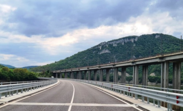 Основният ремонт на над 33 км от Айтоския проход