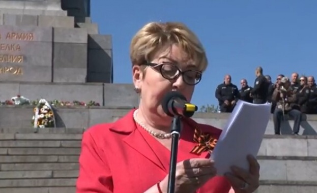 Наблюдаваме безпрецедентна в своя мащаб кампания по пренаписването на историята