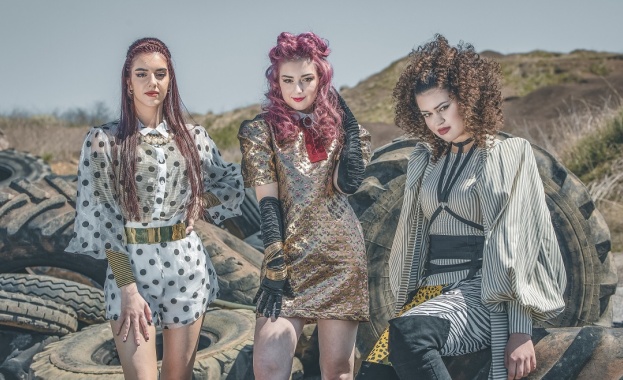 Факт е четвъртият сингъл Supernova от предстоящия албум на VIVA