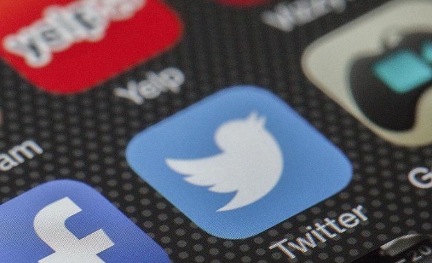Рекламният бизнес се облизва в очакване на сделката с Twitter