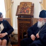 Вицепремиерът Нинова пожела бързо оздравяване на Негово Светейшество Неофит