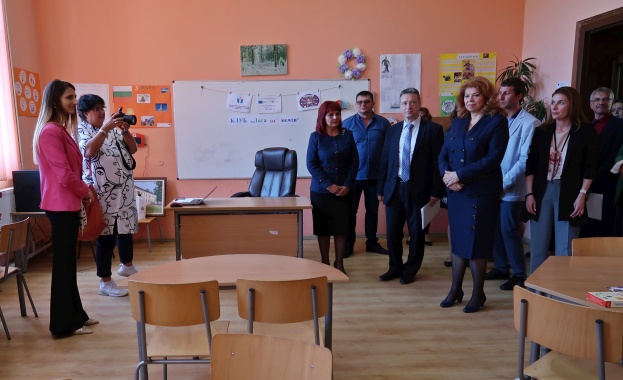 На празника на Светите равноапостоли Кирил и Методий вицепрезидентът Илияна