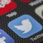 Илон Мъск планира да съкрати до половината от служители на Twitter