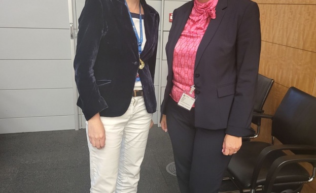 Зам министърът на регионалното развитие и благоустройството Деляна Иванова представлява България