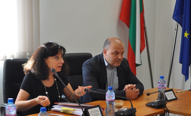 Поредица от работни срещи проведе в Бургас Чарлина Вичева генерален