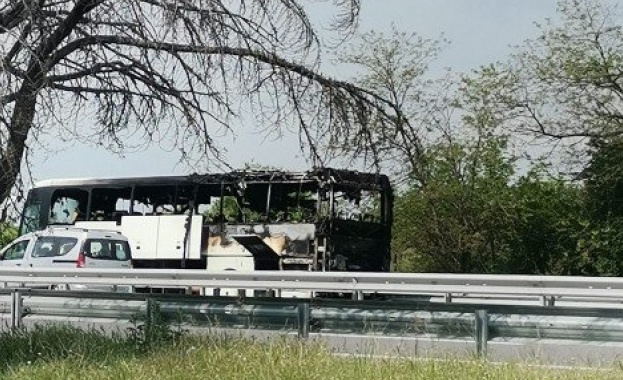 Автобус, превозващ украинци, се запали на магистрала "Черно море"