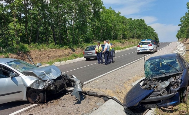Петима пострадаха при катастрофа на пътя Узунджово Хасково Старазагорско Пежо