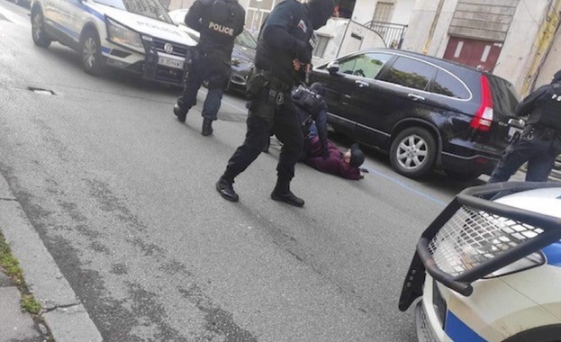 38 годишен мъж е задържан в Бургас заради забити кирки в