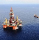 Петролът поевтиня след отлагането на европейското ембарго за руските доставки
