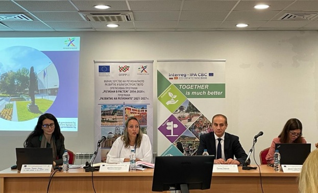 Заместник министърът на регионалното развитие и благоустройството Деляна Иванова даде старт