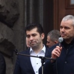 „Маркет линкс“: Българите имат по-голямо доверие на Костадинов, отколкото на Петков