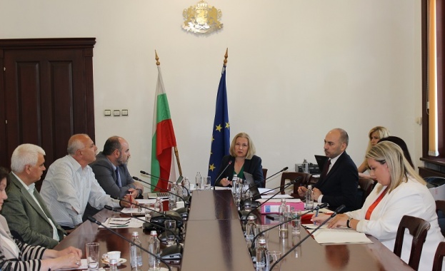 Министърът на правосъдието Надежда Йорданова и нейният заместник Борислав Ганчев