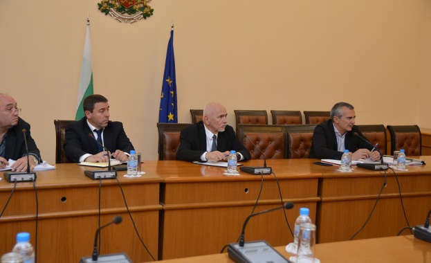 Убеден съм че хората които участват в движението по пътищата