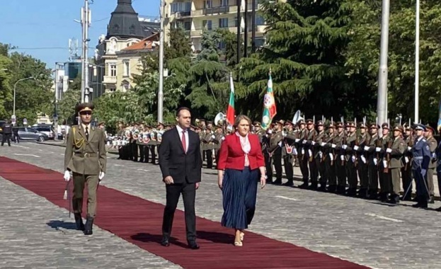 Българският министър на отбраната Драгомир Заков посрещна министъра на отбраната