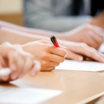 Четирима зрелостници с пълно отличие и на двете матури