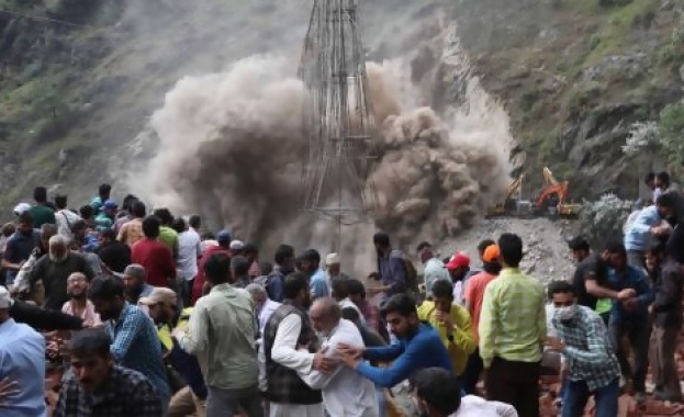 Спасителите извадиха телата на 10 работници от развалините на тунел