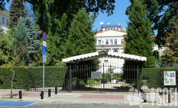 Нова метеорологична станция е поставена в Университетската ботаническа градина в