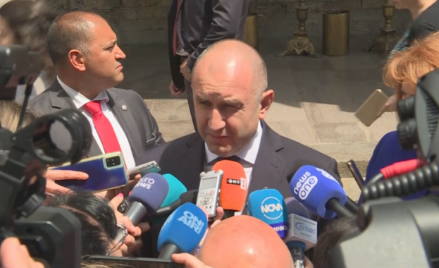 Президентът Румен Радев заяви че иска да чуе премиера Кирил