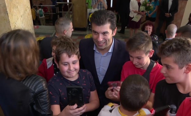 Министър председателят Петков честити Деня на светите братя Кирил и Методий