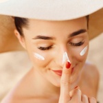 Акнето изчезва през лятото, но се връща наесен