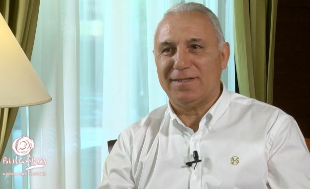 Футболната икона Христо Стоичков има повод да почерпи днес след