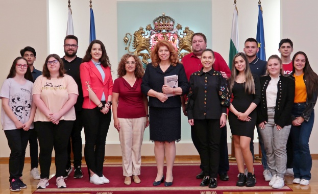 За качеството на публичната реч за езика на политиците и