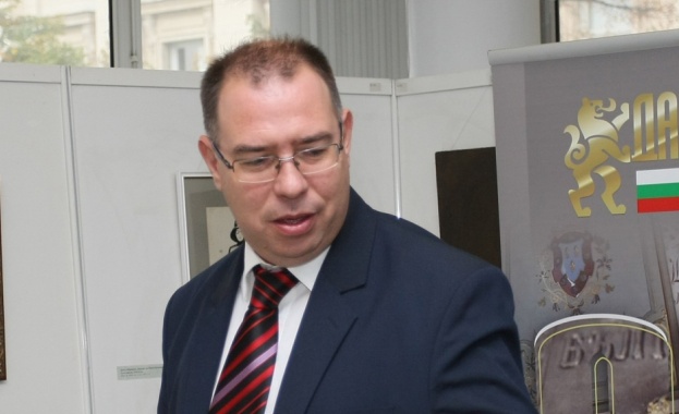 Паметта на всеки народ се пази най добре в нейните архиви