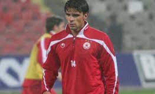 41 годишният старши треньор ще застане начело на дублиращия тим на