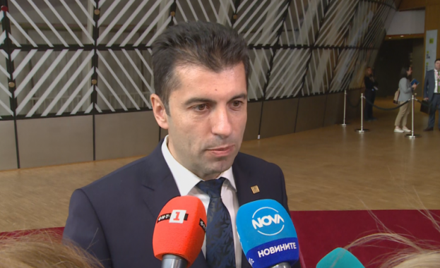 Петков от Брюксел: Ще си спазя думата, решението за Северна Македония ще се вземе от парламента